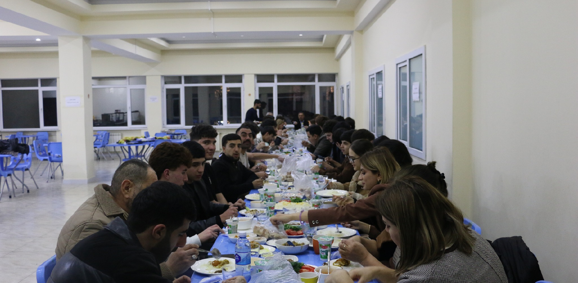 Tələbələrlə İftar süfrəsi
